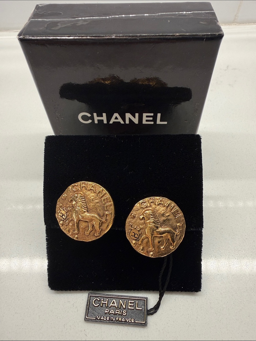 CHANEL Authentic Vintage 1980’s Gold Coin Lion Motif Earrings